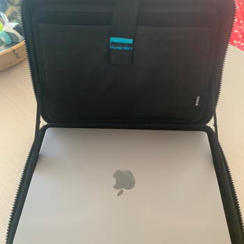 Thule Çanta Nedeniyle Macbook Pro’da Oluşan İz Ve Gölgelenme İçin Sorumluluk Talebi