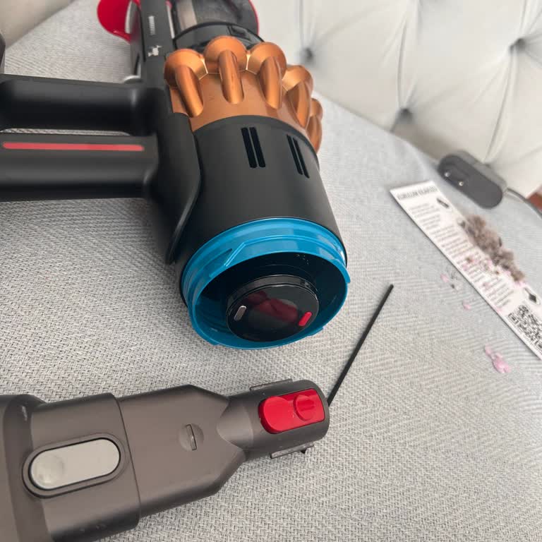 Dyson V16 Animal Süpürge Kokusundan Şikayet Ve Servis Yetersizliği