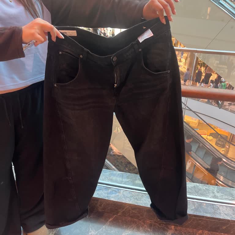 Bershka Mağazasında Saygısız Çalışanın Değişim Talebini Reddetmesi