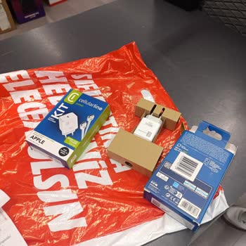 Media Markt’ta Apple Uyumlu Şarj Aleti Hatası Ve Personelin Suçlayıcı Tutumu