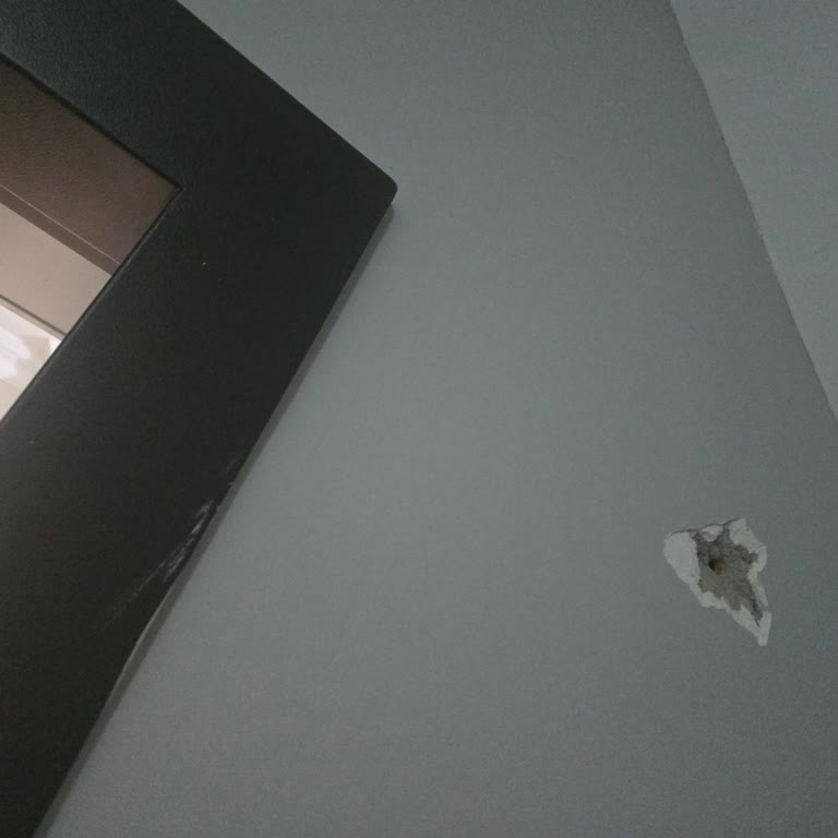 TurkNet Kurulum Ekibi İzinsiz Matkapla Çelik Kapı Hasarı Ve Tazminat Talebi