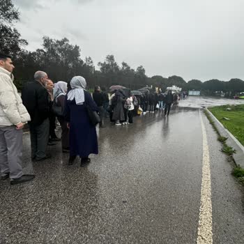 Çayırova Marmaray İstasyonunda Gölgelik Eksikliği Ve Sefer Sıklığının Artırılması Talebi