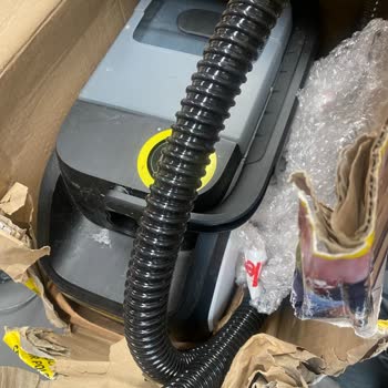 Servis Sonrası Hasarlı Kutu Ve Eksik Parçalarla İade Edilen Halı Yıkama Makinesi