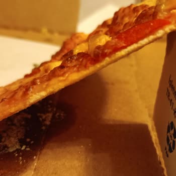 Domino’s Pizza Çok İnce Ve Kalitesiz, Akşam Yemek Planı Bozuldu