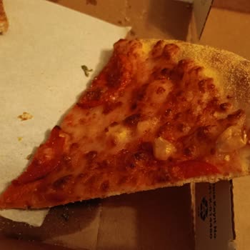 Domino’s Pizza Çok İnce Ve Kalitesiz, Akşam Yemek Planı Bozuldu