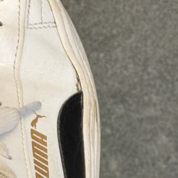 Puma Ayakkabısının Kısa Sürede Açılma Ve Patlama Sorunu İçin Garanti Talebi