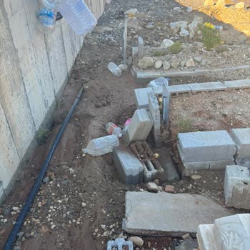 Mezarlıkta Patlayan Boru Ve Su Sızıntısı Yetkililerin Müdahale Eksikliği