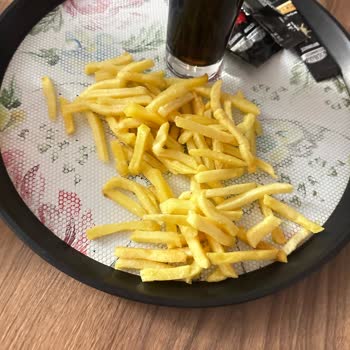 Burger King Milas Şubesinde Soğuk Hamburger Ve Donuk Patates Şikayeti