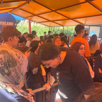 Vialand’da Aşırı Kalabalık Ve Uzun Bekleme Süreleri Nedeniyle Ödenen Paranın Karşılığı Alınamaması