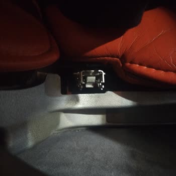 Çayır Ağası Otobüsünde Emniyet Kemerinin Kopuk Olması Ve Personelin Umursamaz Tutumu