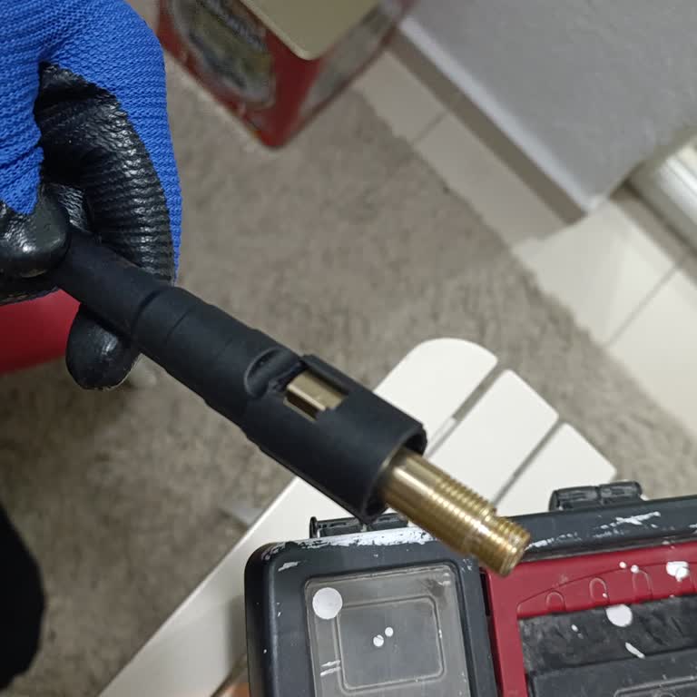 Robeve Köpük Pompası Bosch Aquatak 130 Uyumlu Değil, Montajda Orijinal Parçayı Zarar Verdi