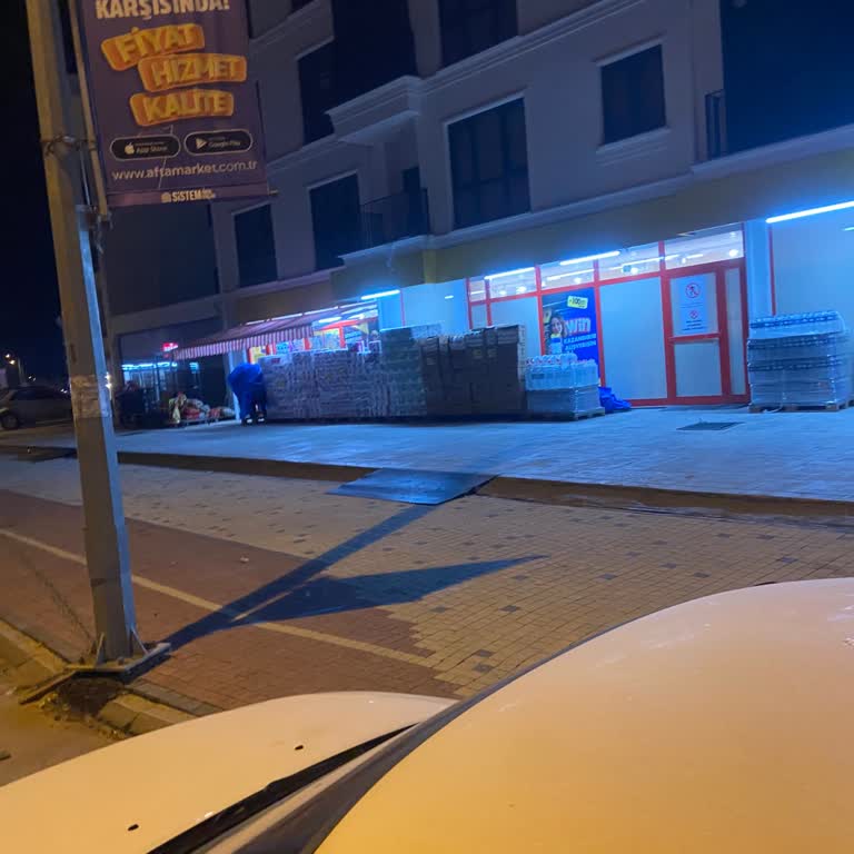 Kapanış Saatine Uymayan Şok Market Ve Kasa Başında Müşteri Haklarını İhlal Eden Çalışan