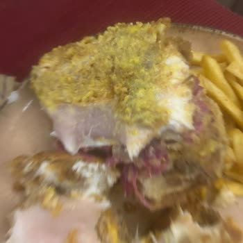 Coni'den Çiğ Burger Ve Tavuk İçin Tam İade Ve Şube İncelemesi Talebi