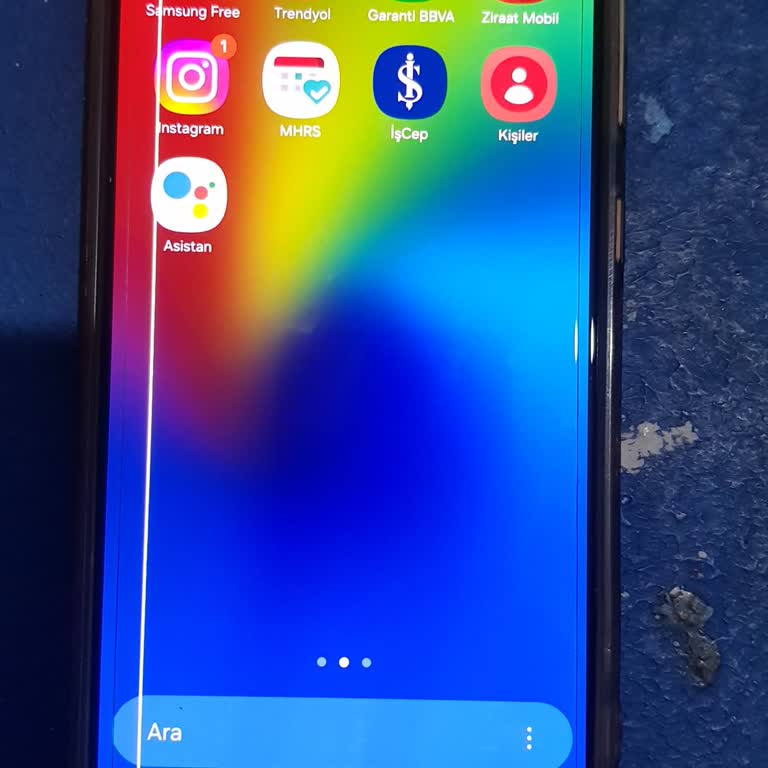 Samsung Galaxy S21 FE Ekranında Aniden Beliren Beyaz Çizgi İçin Ücretsiz Değişim Talebi