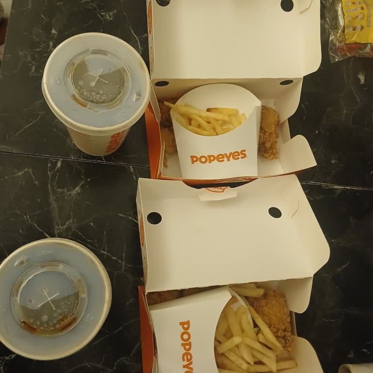 Popeyes Şubesinde Hamburger Eksikliği Ve Müşteri Hizmetlerine Ulaşılamaması