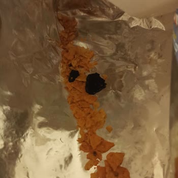 Doritos Cipsinde Belirsiz Siyah Madde Ve Sağlık Endişesi