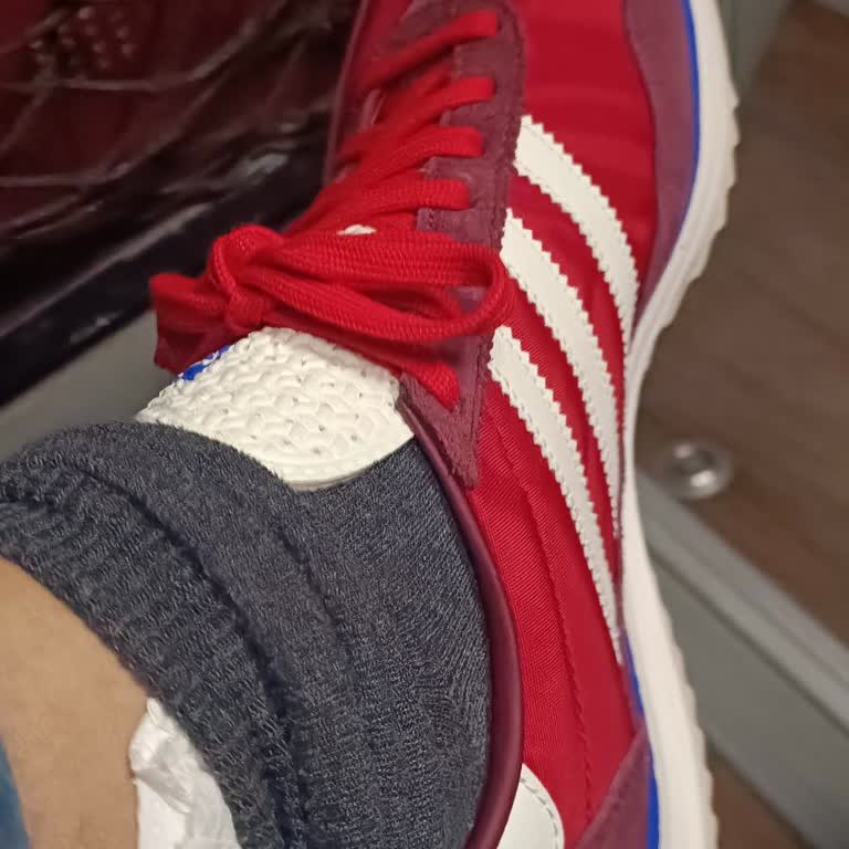 Adidas Sol Ayakkabısının Topuk Bölgesi Yara Açtı, Değişim Talebi