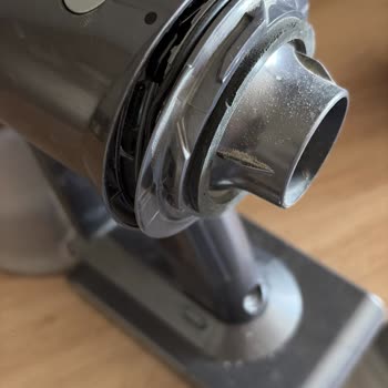 Dyson V8 Absolute Motor Kapağı Kırıldı, Yedek Parça Sağlanamadı