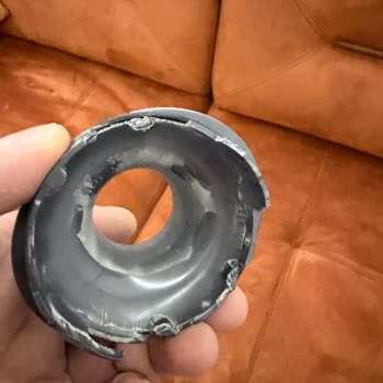 Dyson V8 Absolute Motor Kapağı Kırıldı, Yedek Parça Sağlanamadı