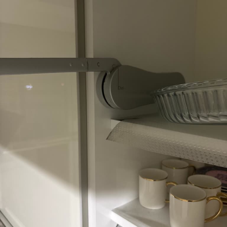 Duo Lift Mekanizmalı Üst Mutfak Dolap Kapaklarının Açık Tutamaması Ve Güvenlik Riski