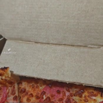 Domino's Pizza Sözde Dubleks Cheddar Pizza