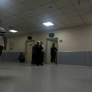 Sultan Süleyman Araştırma Hastanesi Gece Acil Serviste Doktor Eksikliği Saatlerce Beklemeye Neden