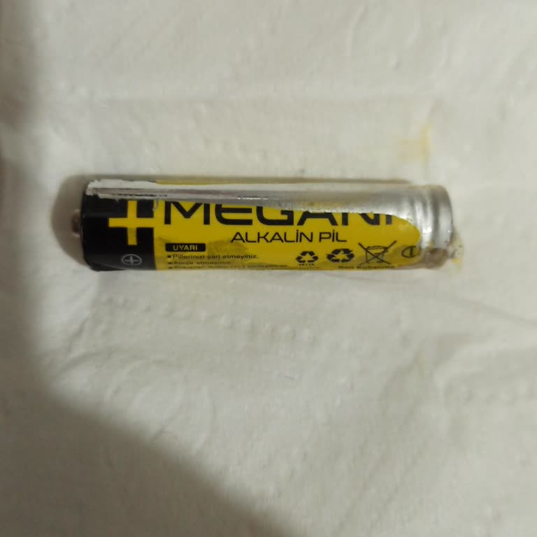 Meganit İnce Kalem Pilinin Patlaması Kumandamı Yıktı Ve Evde Güvenlik Riski Oluşturdu