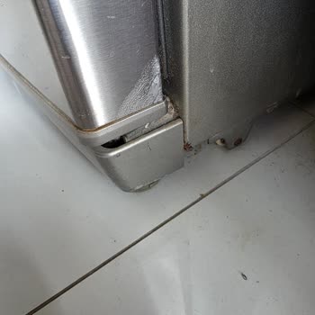 Beko D9485NEXX Buzdolabı Kapaklarındaki Kalıcı Lekeler Ve Paslanma Sorunu