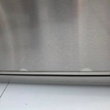 Beko D9485NEXX Buzdolabı Kapaklarındaki Kalıcı Lekeler Ve Paslanma Sorunu