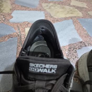 Skechers GO Walk Flex Slip-Ins Ayakkabısında Topuk Delikleri Ve Kullanıcı Hatası İddiası