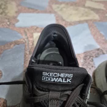Skechers GO Walk Flex Slip-Ins Ayakkabısında Topuk Delikleri Ve Kullanıcı Hatası İddiası