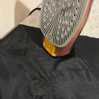 Philips Ütünün Kıyafetlere Verdiği Zarar Ve Mağaza İade Sözünü Tutmaması