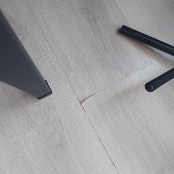 Anka Temizlik Şirketi'nden Gelen Kalitesiz Ev Temizliği Ve Parke Hasarı