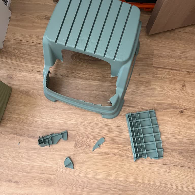 Koçtaş Meleni Home Basamak Ürünün Kırılması Ve Kullanıcı Sakatlanması