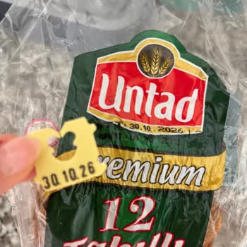 Untad 12 Tahıllı Tam Buğdaylı Ekmekte Son Kullanma Tarihine Yakın Küflenme