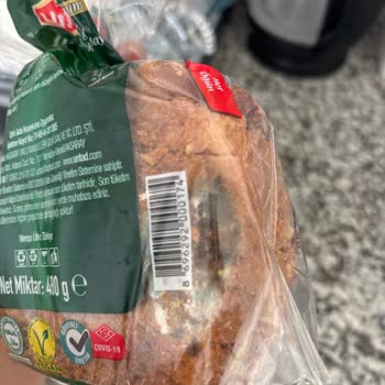 Untad 12 Tahıllı Tam Buğdaylı Ekmekte Son Kullanma Tarihine Yakın Küflenme