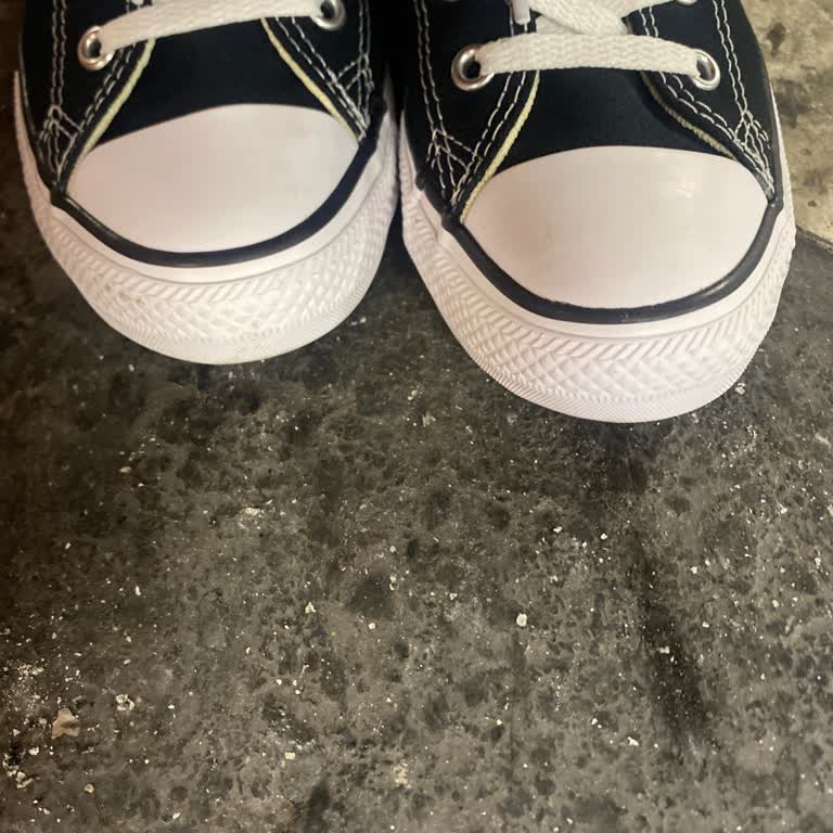 Yamuk Converse Ayakkabı İçin Acil Değişim Talebi