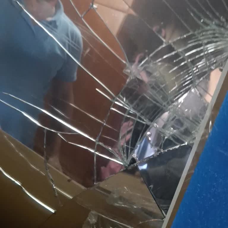 Kırık Toftbyn Aynasının Değişimi İçin Yönlendirilen Yurtiçi Kargo İle İlgili Süreç Sorunu