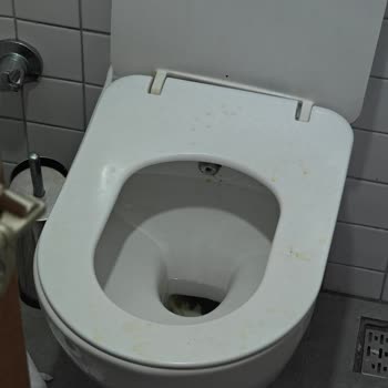 Bursa Görükle Espressolab Şubesinde Hijyenik Olmayan Ve Arızalı Tuvaletler