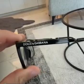 Atasun Optik Dolce Gabbana Gözlük Sağ Kulpta Boya Atması Ve Soyulma