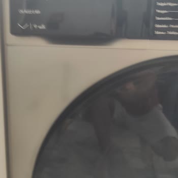 Vestel Çamaşır Makinesinde Ön Yüzeyde Su Lekeleri Ve Kararma