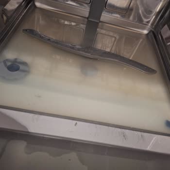 Franke Bulaşık Makinesinde Sürekli Su Tahliye Sorunu Ve Kurutma Arızası