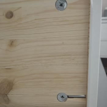 IKEA Hemnes Şifonyerin Kırık Çekmece Paneli İçin Ücretsiz Değişim Talebi
