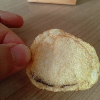 Migros Markalı Patates Cipsinde Kalite Sorunu: Yanık Ve Lekeli Parçalar
