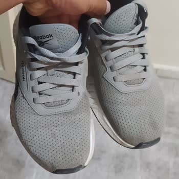 Reebok Spor Ayakkabısında Kısa Sürede Yan Yırtılma, FLO’nun Talebi Reddetmesi