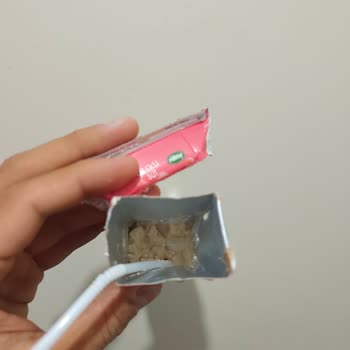 Sütaş Çilekli Sütte Bozulmuş Ürün Ve Çocuk Sağlığı Endişesi