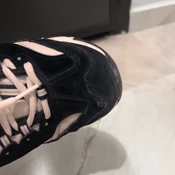 Skechers D'lites The Biggest Fan Ayakkabısında Üretim Kusuru