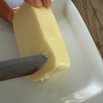 Ekici Taze Kaşar Peynirinde Kıl Varlığı Gıda Güvenliği Sorunu