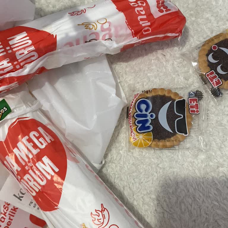 Komagene Çiğ Köfte Tüketiminden Şiddetli Mide Bulantısı Ve Uber Eats Yorum Engeli
