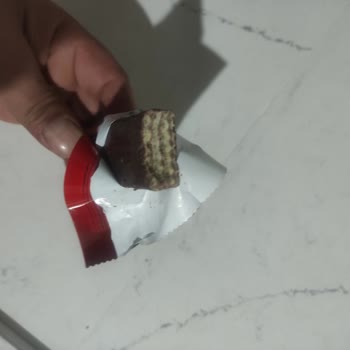 Torku Çikolatalı Gofretten Isırılmış Parça Şoku